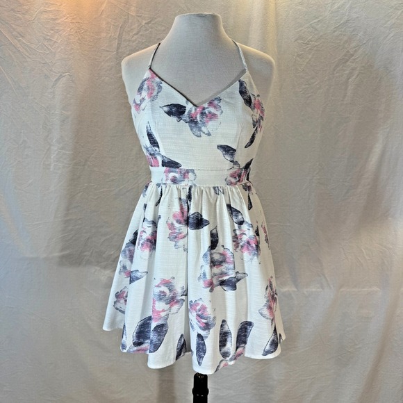 Tobi Dresses & Skirts - Tobi White Floral Fit Flare Party Dress Sz S Crisscross Back Petticoat